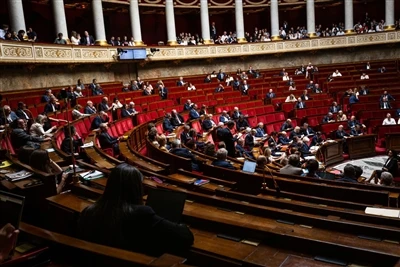 Trumpas pasirašo vykdomąją įsakymą, nutraukiantį atsinaujinančias subsidijas,...