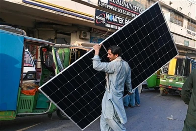 Pakistano baudos „Shell“ firmos ₨ 111 milijardo už saulės kolektorių importo ...